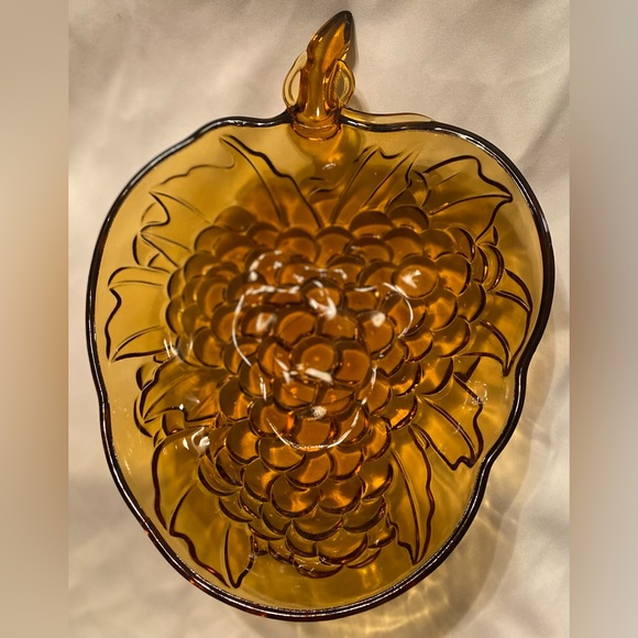 Indiana Glass Co Large Grape Shaped Amber Glass Fruit Serving Bowl Pristine - Picture 3 of 5